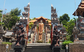 budistischer heiligtum bali 23