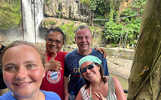 touren tegenungan wasserfall